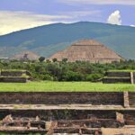 mexican aztec pyramids
