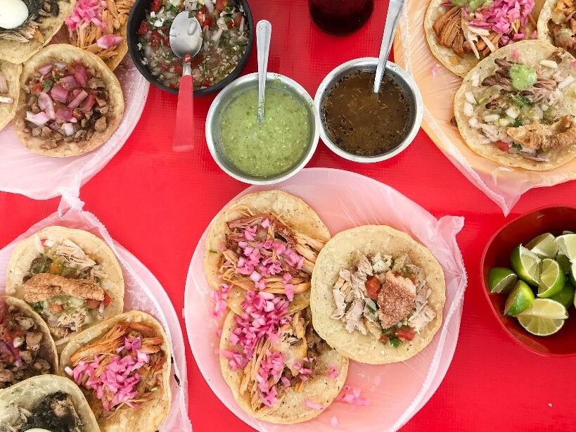 traditional food of mexico (Tacos)