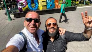 Friends posing in the Puebla sign