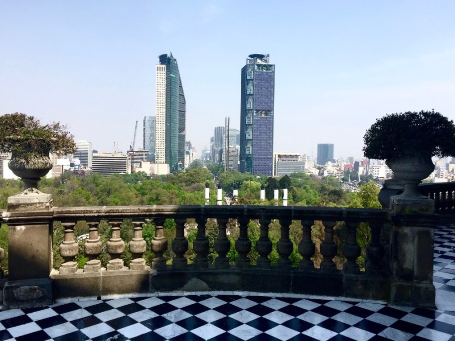 https://vibeadventures.com/wp-content/uploads/2022/09/Vibe-Adventures-Private-walking-tour-of-Chapultepec-castle-and-anthropology-museum-in-Mexico-City-16.jpg