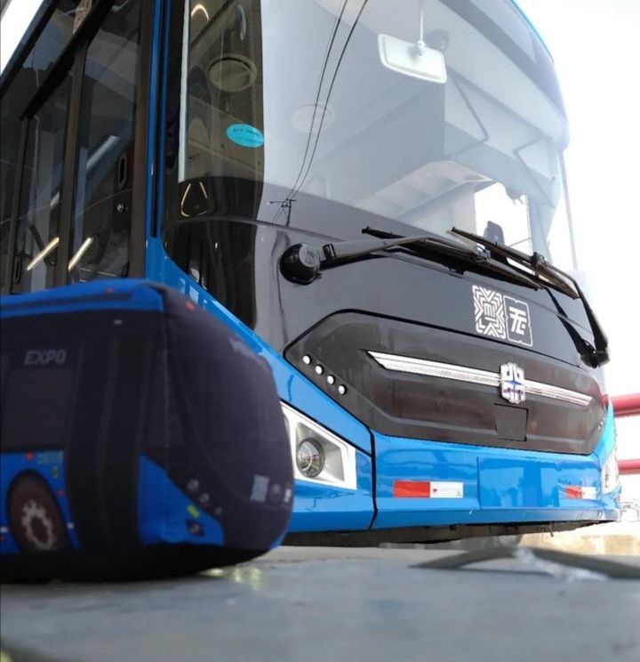 mexico city is dangerous (trolleybus)