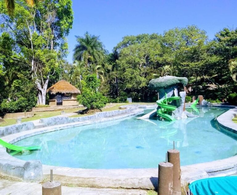 Las Estacas Tour (Pool)